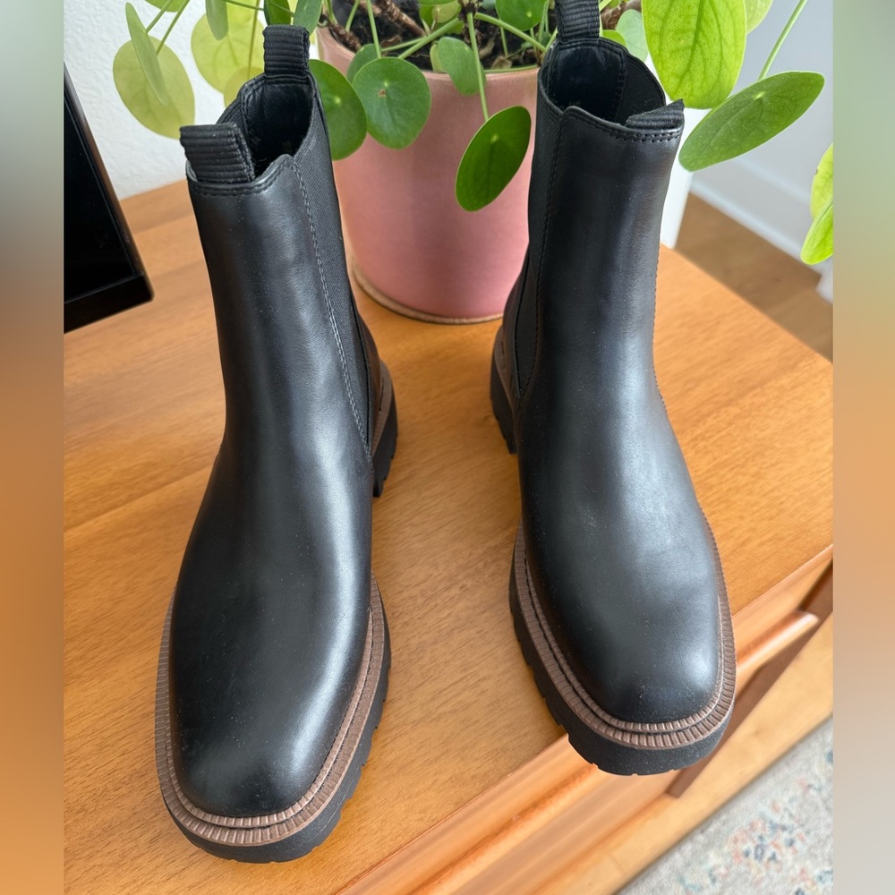 Sam Edelman Chelsea Boots - NEW, never worn